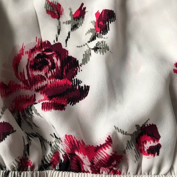 DYNAMITE Lace Detail Floral Sleeveless Blouse - Picture 4 of 6